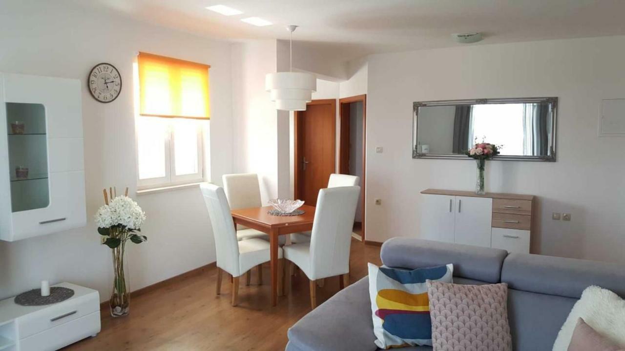 Cozy Apartment With Sea View Kaštela Exterior foto