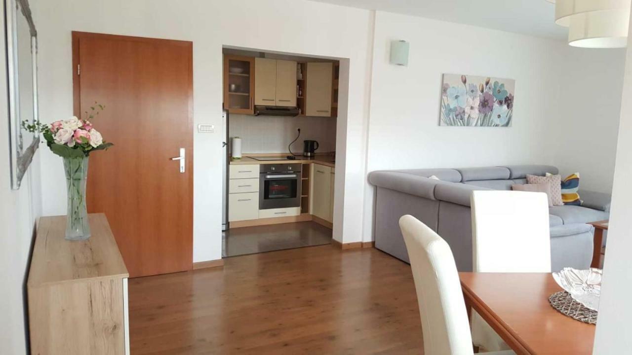 Cozy Apartment With Sea View Kaštela Exterior foto