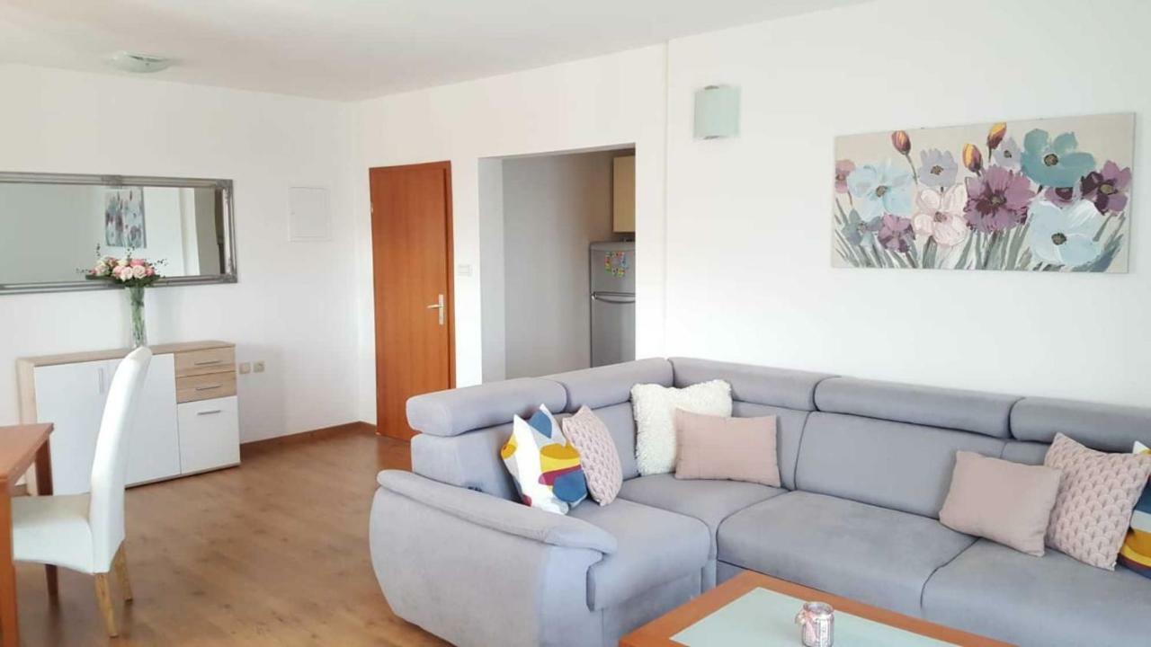 Cozy Apartment With Sea View Kaštela Exterior foto