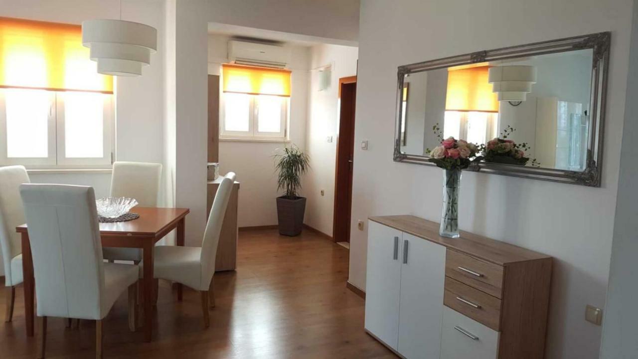 Cozy Apartment With Sea View Kaštela Exterior foto
